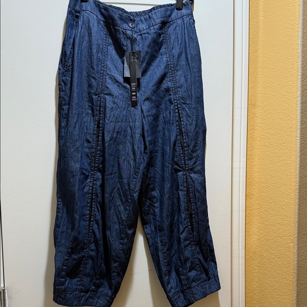 NWT OZAI N KU DENIM Cropped Pants Blue Denim Chambray Size L